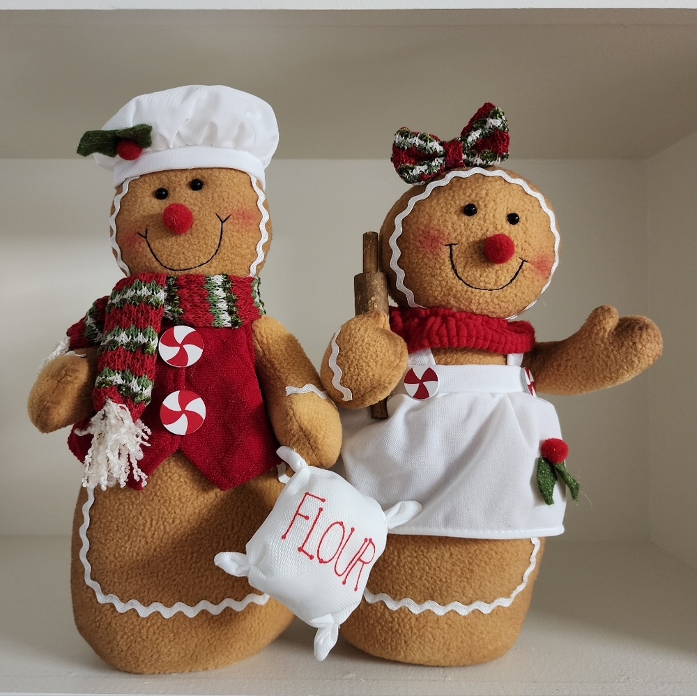 Gingerbread Boy & Girl Plush Bakers Set